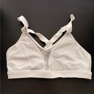 Born Primitive Women’s small White cross back adjustable sports bra with mesh
